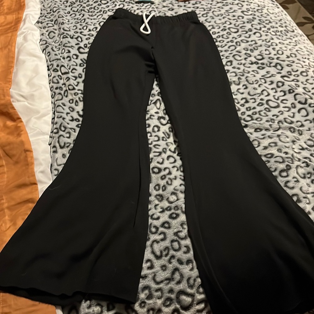 No Boundaries fleece flare pants